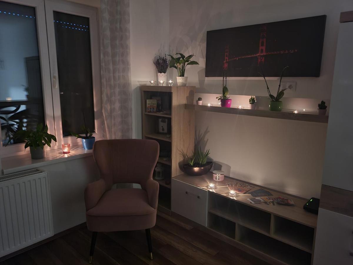 Rose Apartment 佩奇 外观 照片